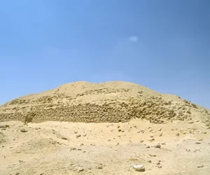 Khaba Pyramid 1